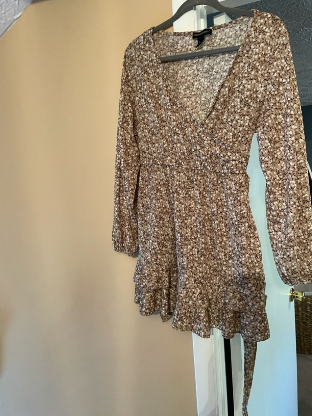 Dress-Light weight, Floral long -Sleeve Smocked Waist Dress
